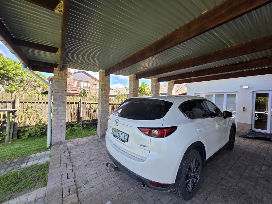 4 Bedroom Property for Sale in Boknesstrand Eastern Cape